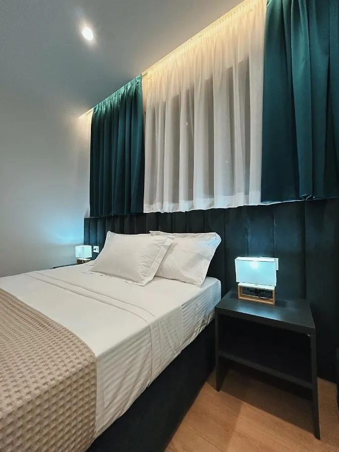 Clinton Tirana Inn