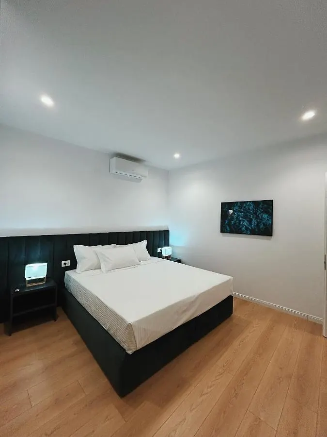 Clinton Tirana Inn Albania