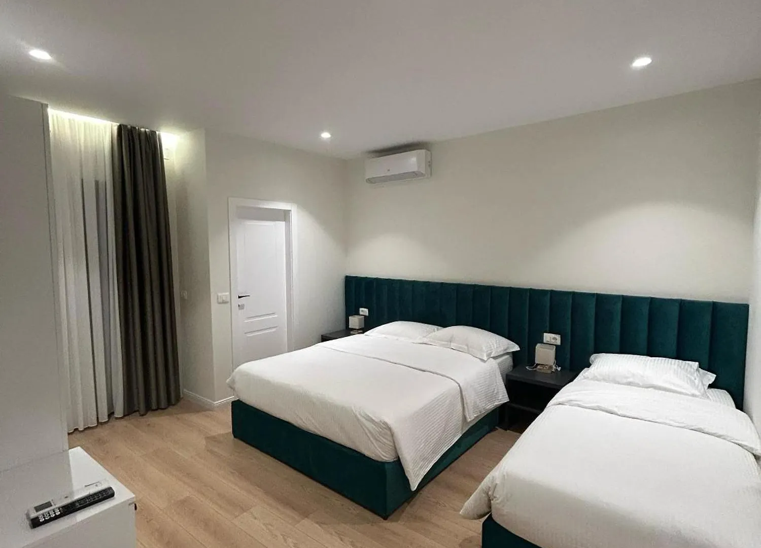Clinton Tirana Inn