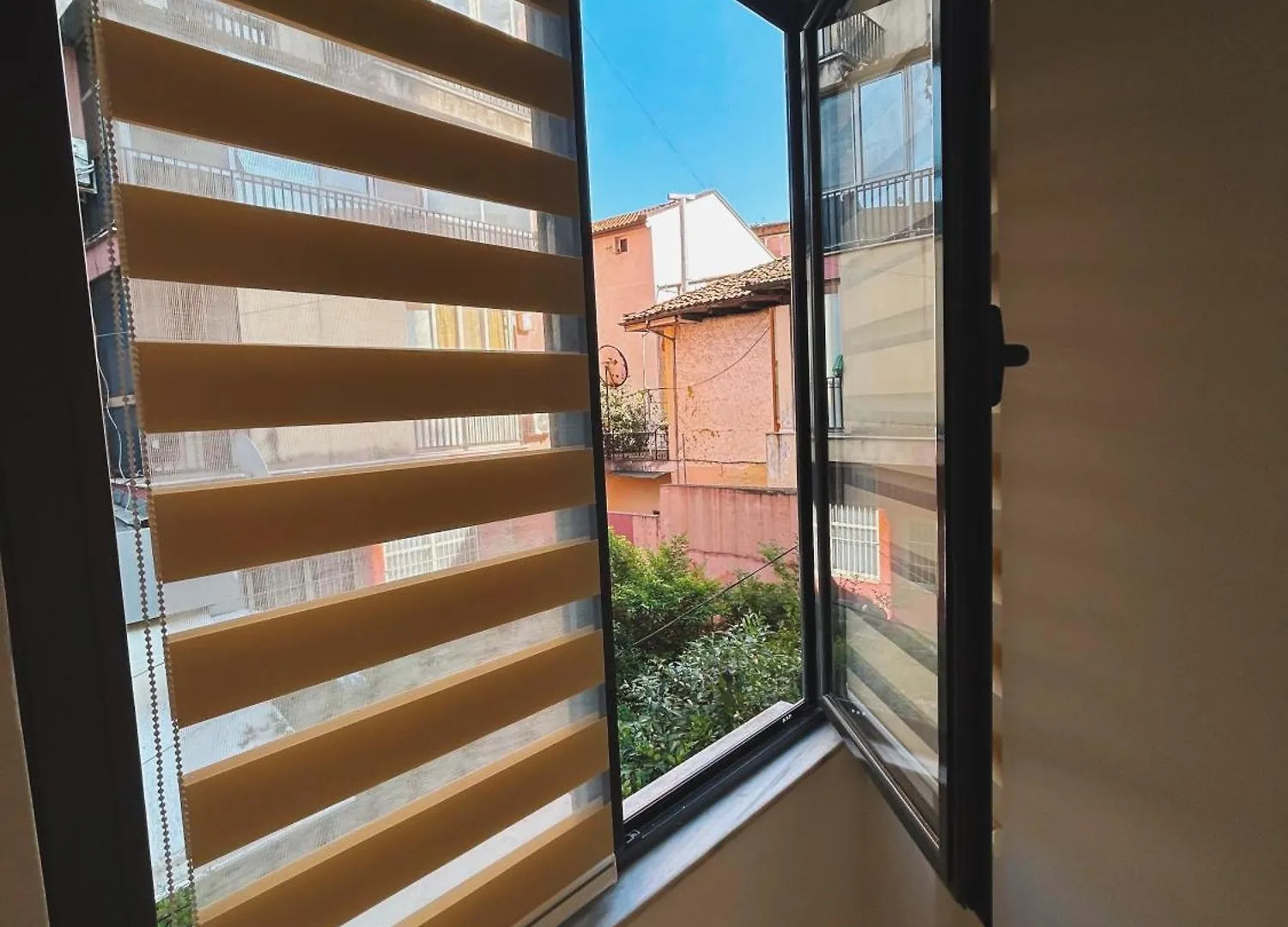 Clinton Tirana Inn Albanië